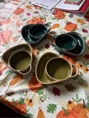 Heart-Shaped Ceramic Serving Bowls — Set of 4 in Teal and Olive